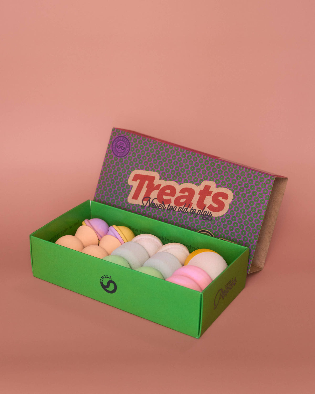 Doos van Chill Pepper Treats met het houten spel erin
