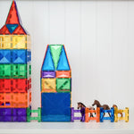 CONNETIX Rainbow Creative Pack met 102 magnetische tegels in regenboogkleuren. Gebouwd als torens