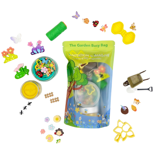 The Garden Busy Bag van Invitation to Imagine, verpakking met tuinaccessoires
