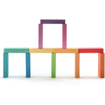 Twaalf kleine houten regenboogbouwplanken van Ocamora, gebouwd