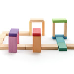 Twaalf kleine houten regenboogbouwplanken van Ocamora, gecombineerd