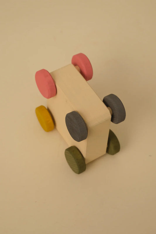 White Square houten voertuig, Toyto