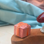 Keramieken steker Kadootje roze/oranje | Lekker Sofisch