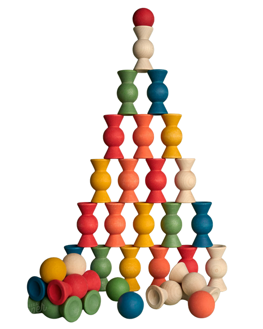 Chill Pepper Sweets Forest Fruits, gestapelde toren van houten snoepjes in bosvruchtenkleuren