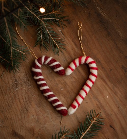 Gamcha vilten kerstornament, zuurstokjes in donkerrood met wit