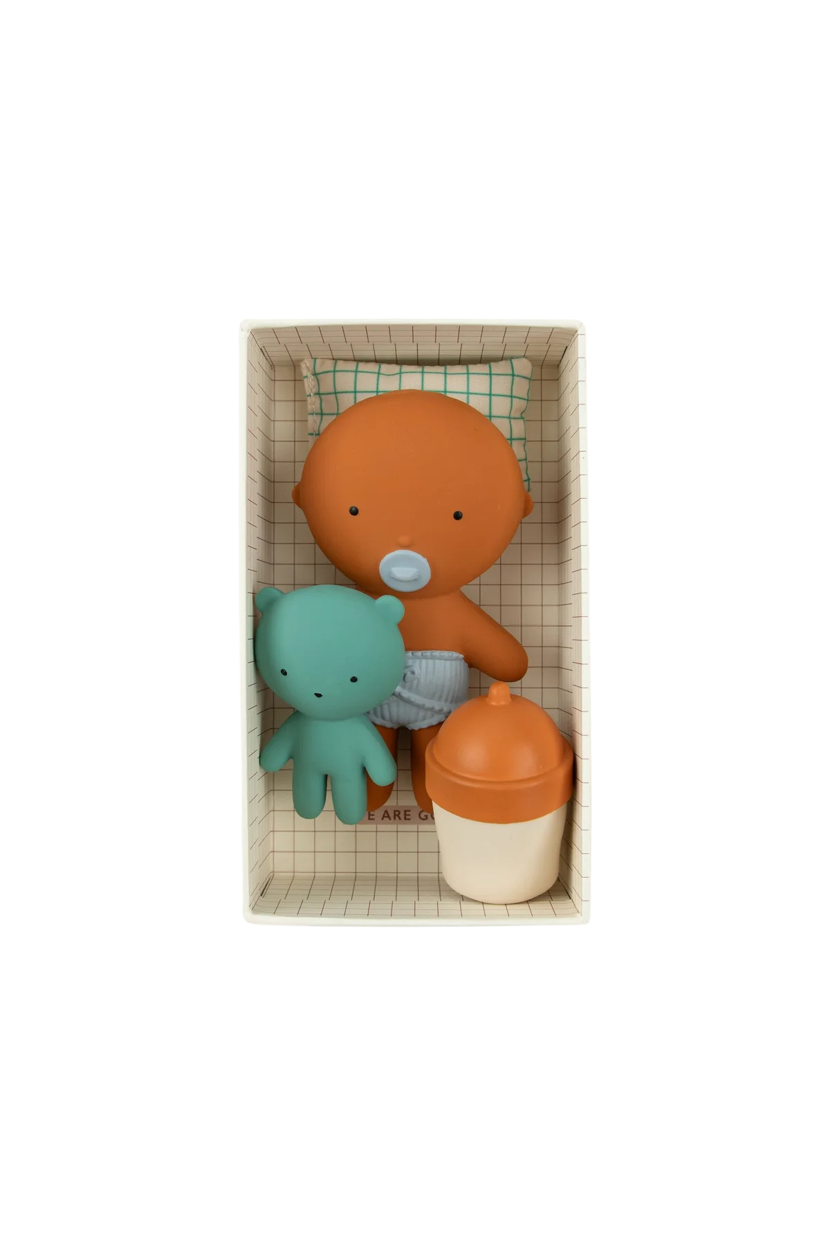 Pocket speelset met babypopje en beertje amandel | Gommu in doosje