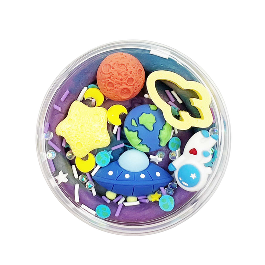 Space Surprise Pot van Invitation to Imagine met Galaxy speelklei en ruimtefiguurtjes