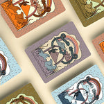 Mama Terra Samen Stilstaan Carddeck kaarten met regenboogillustratie