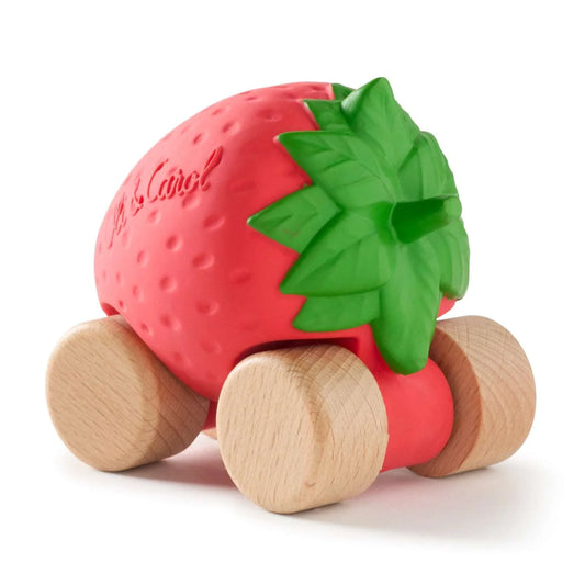 Oli&Carol speelgoedautootje Sweety the Strawberry, aardbeivorm op houten wieltjes